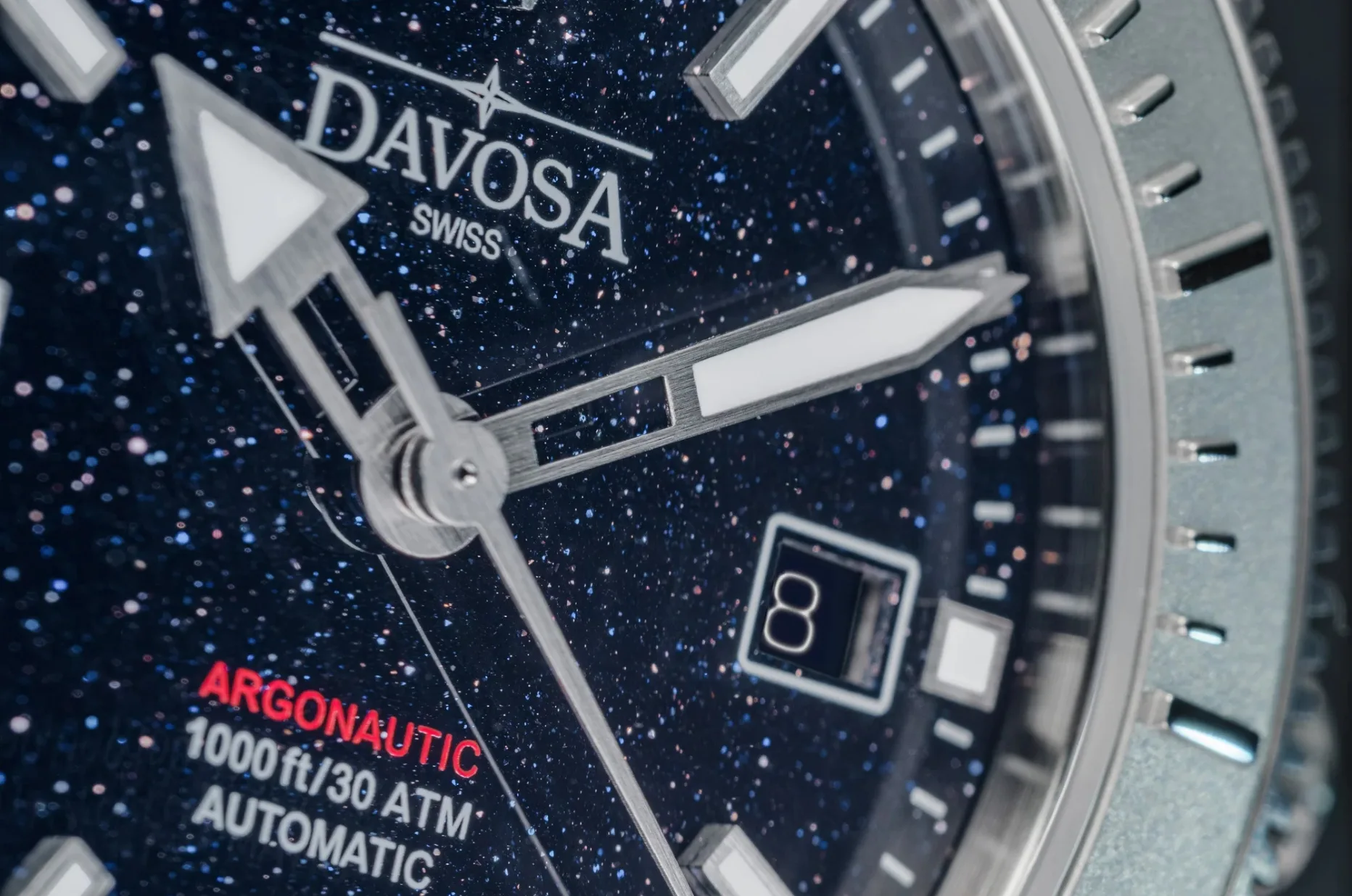 DAVOSA Argonautic Celeos s tmavě modrým avanturínovým ciferníkem připomínajícím noční oblohu