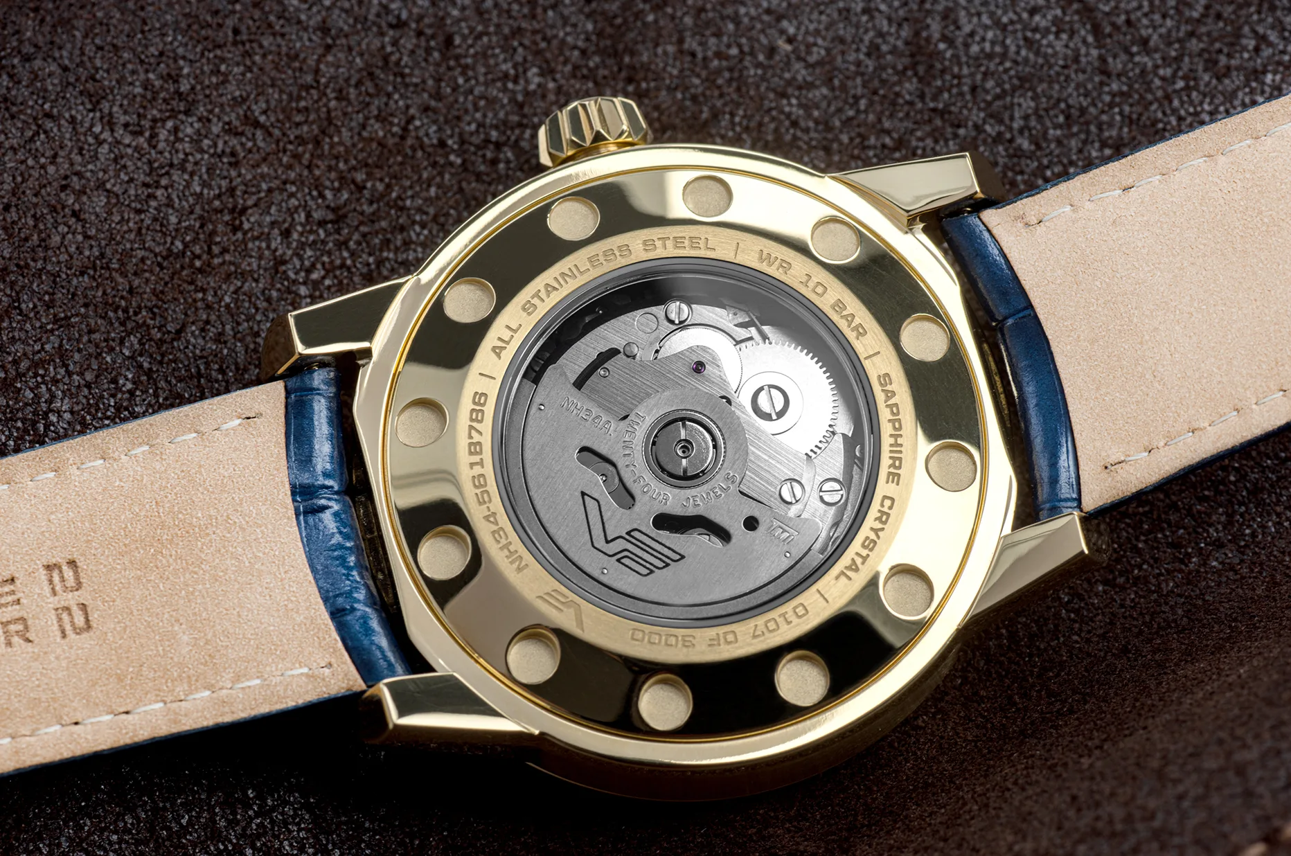 Vostok Europe Limousine 2.0 GMT s průhledným dýnkem a viditelným automatickým strojkem NH34