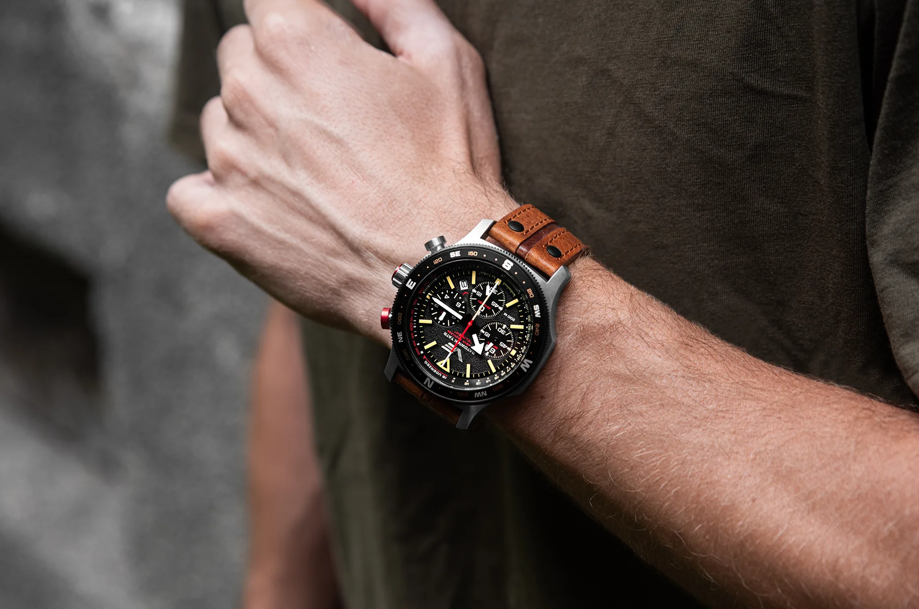 Hodinky Vostok Europe Ratownik Tatr Klimek Bachleda 6S20-598ES16 na pánském zápěstí