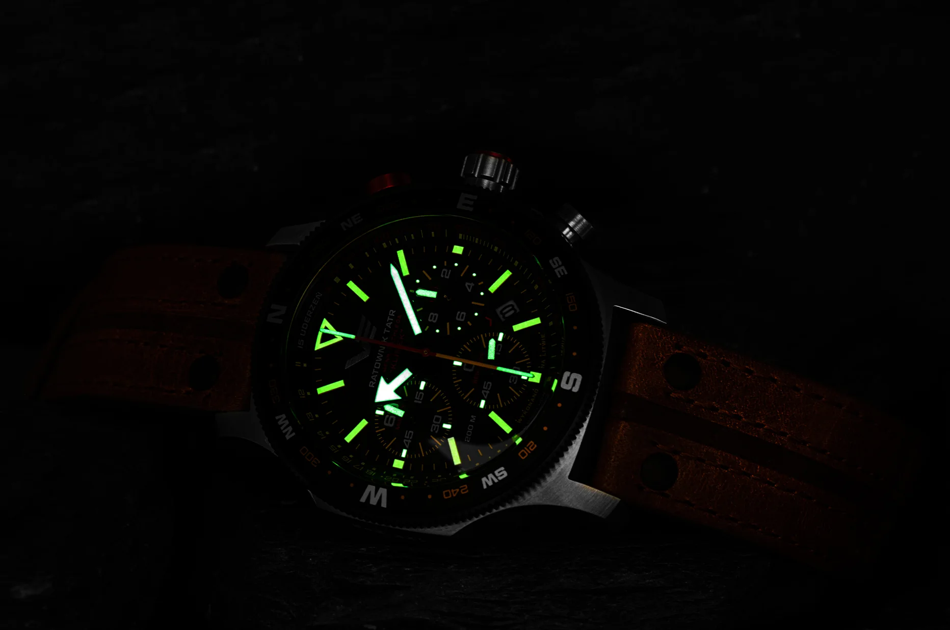 Podsvícení Super-LumiNova Old Radium u hodinek Vostok Europe Ratownik Tatr