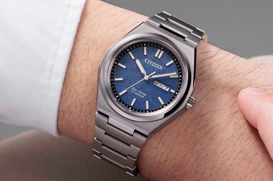 Solární hodinky Citizen Super Titanium Eco-Drive