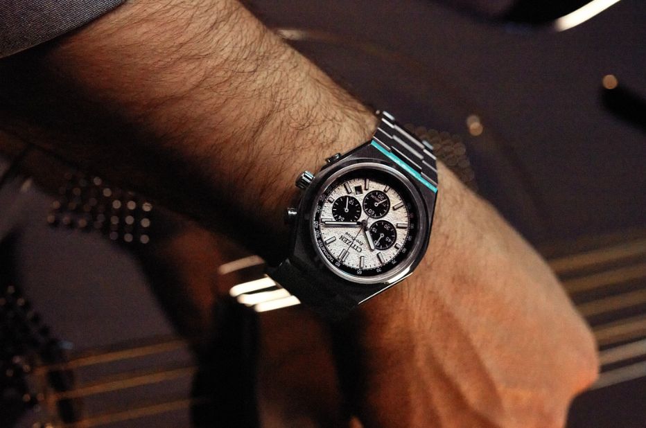 Titanové hodinky s chronografem Citizen Super Titanium