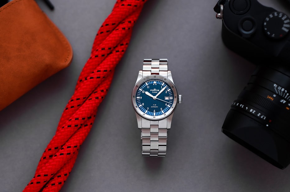 Pilotní hodinky Fortis Flieger F-39 s funkcí GMT