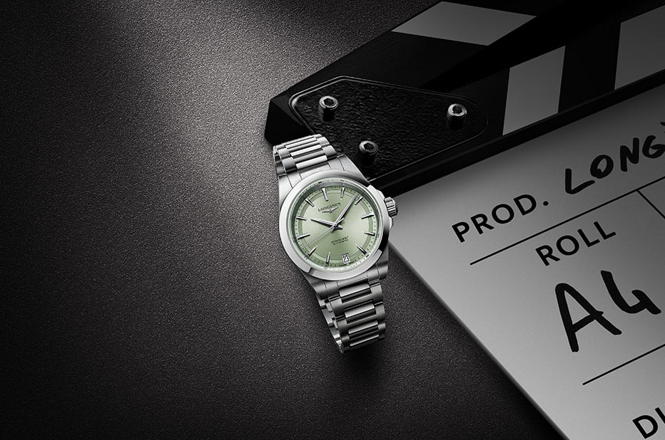 Stříbrné dámské hodinky se zeleným číselníkem Longines Conquest