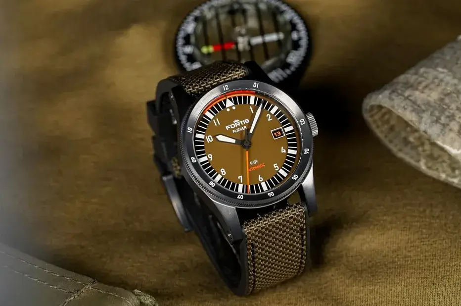 Fortis Flieger F-39 Tactical Green – pilotní hodinky