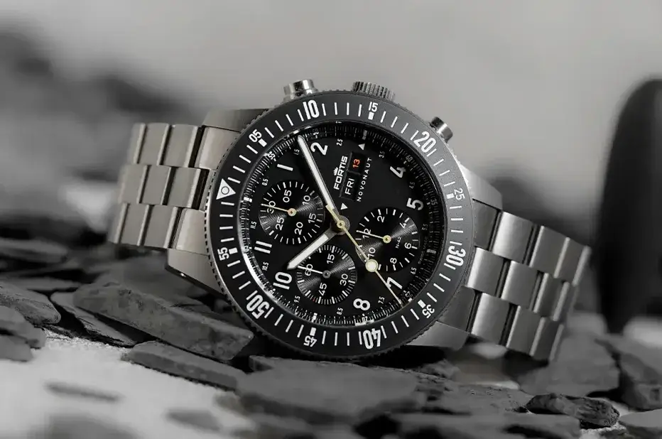 Titanové nástrojové hodinky s chronografem Fortis Novonaut N-42 Titanium