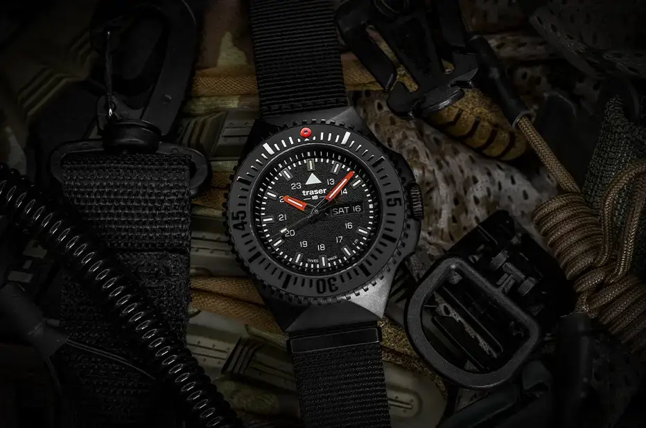Černé vojenské hodinky Traser P69 Black Stealth