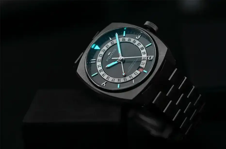 Hodinky s technologií Superluminova® X1 Fortis