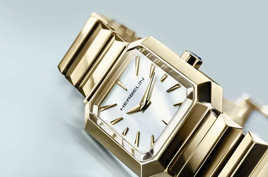 Pozlacené dámské hodinky Herbelin Octogone s geometrickým pouzdrem