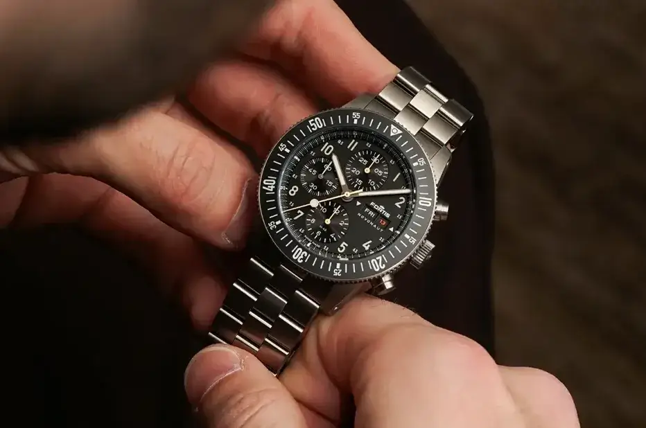 Letecké titanové nástrojové hodinky Fortis Novonaut N-42 Titanium F2040017