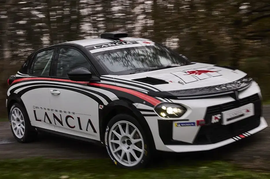 Elektrický rallye vůz Lancia Ypsilon HF