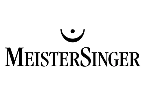 Logo MeisterSinger se symbolem fermaty – znak zastavení a filozofie „slow time“