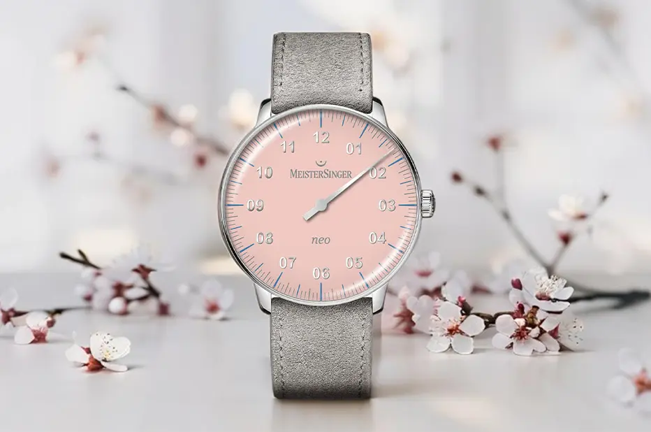 MeisterSinger Neo Special Light Red – dámské hodinky s jednou ručičkou v pastelové červené jako dárek pro maminku