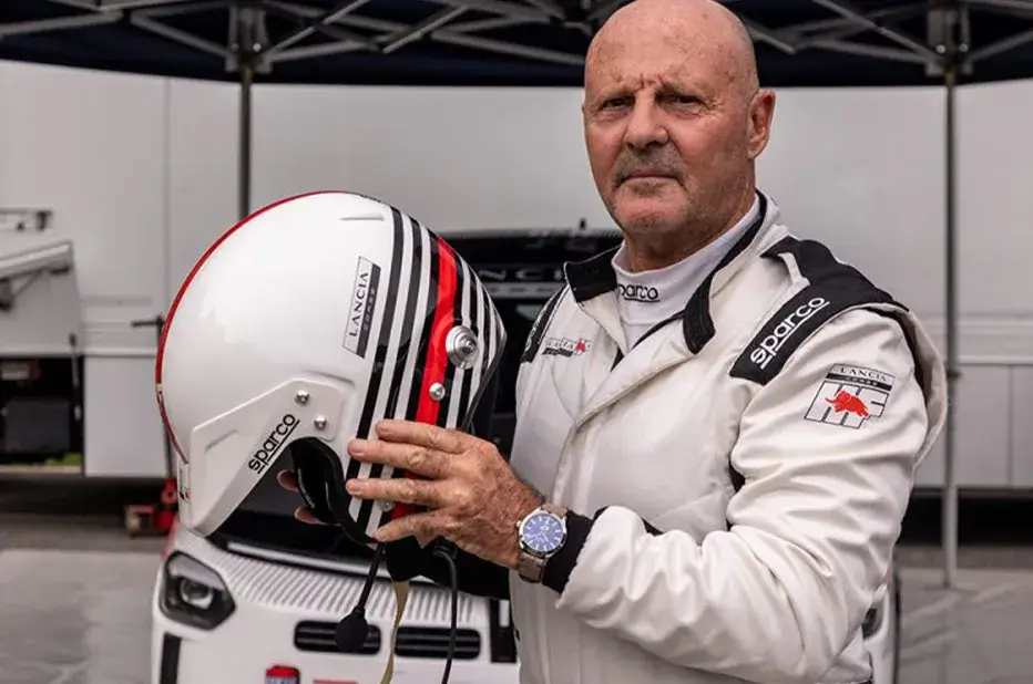 Miki Biasion, italský rallye jezdec značky Lancia, se sběratelskými hodinkami Eberhard Lancia HF