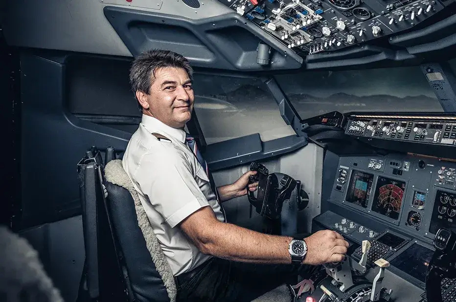 Hodinky Aviator na zápěstí skutečného pilota – spolupráce s odborníkem na letectví