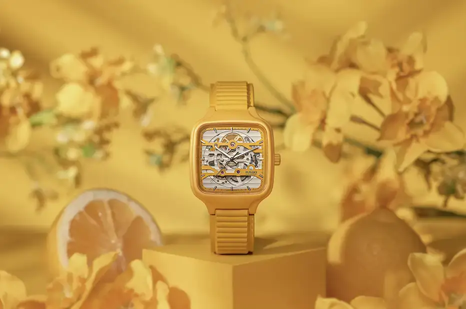 Hranaté hodinky s otevřeným ciferníkem Rado True Square Skeleton