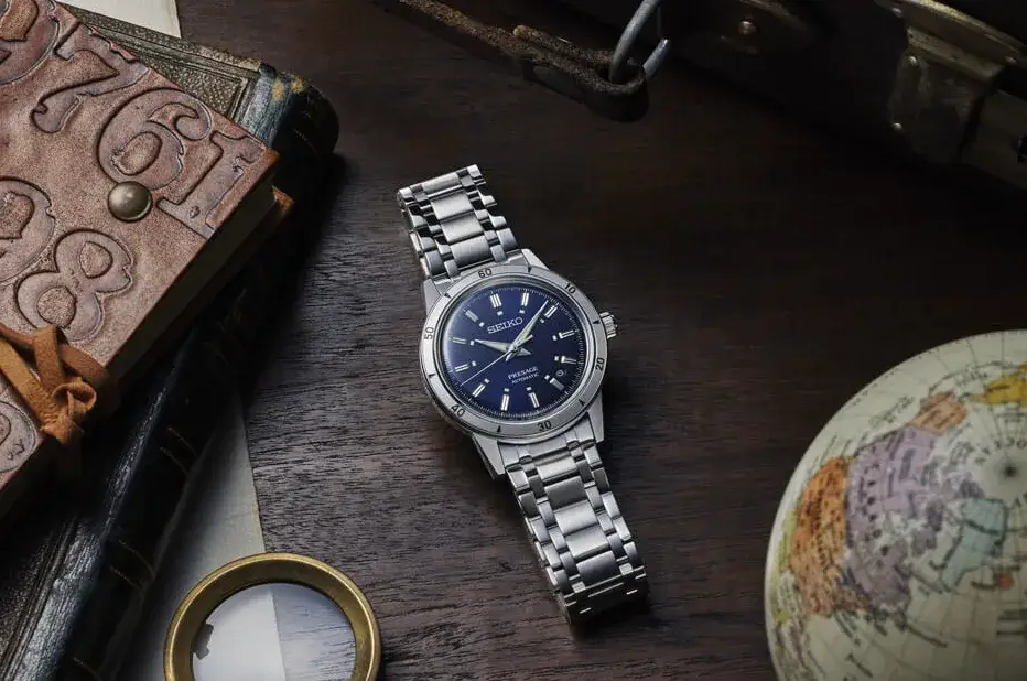 Model Seiko Presage Style 60’s Automatic s modrým ciferníkem a ocelovým náramkem