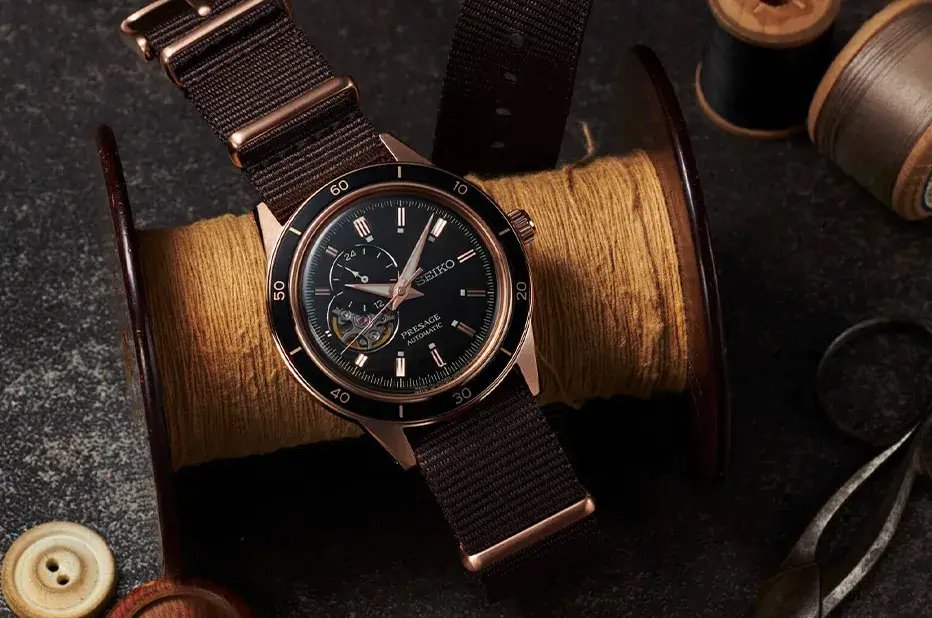 Hodinky Seiko Presage Style 60’s Open Heart v růžově zlatém pouzdře na zápěstí