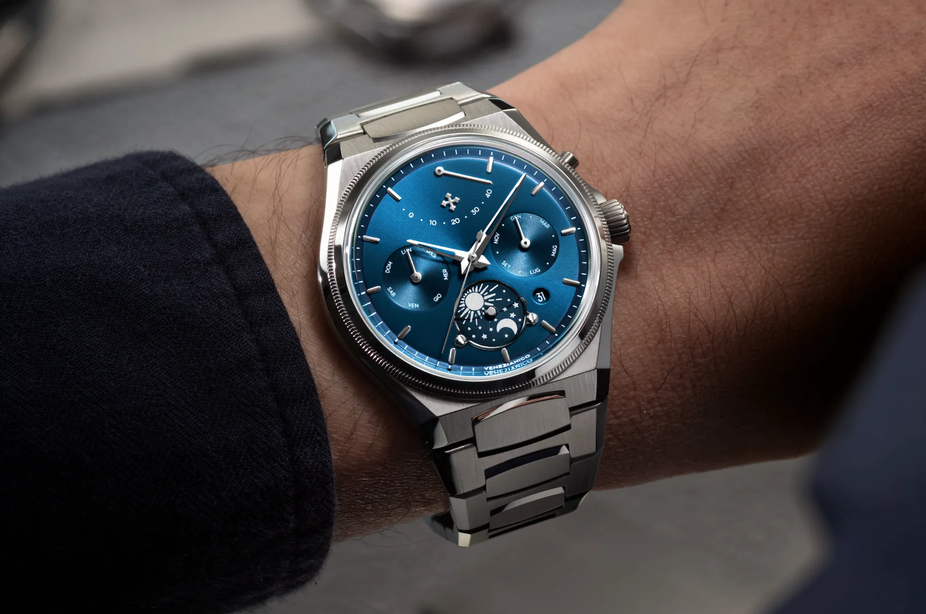 Elegantní pánské hodinky se sportovním modrým číselníkem Venezianico Full Calendar