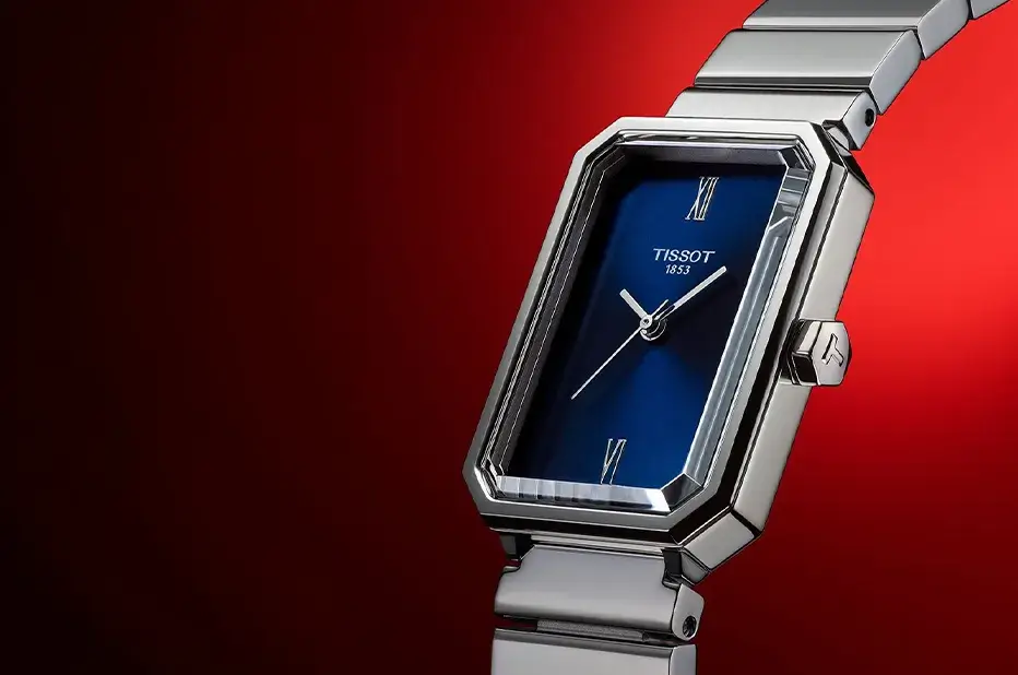 Obdélníkové dámské hodinky Tissot s modrým ciferníkem