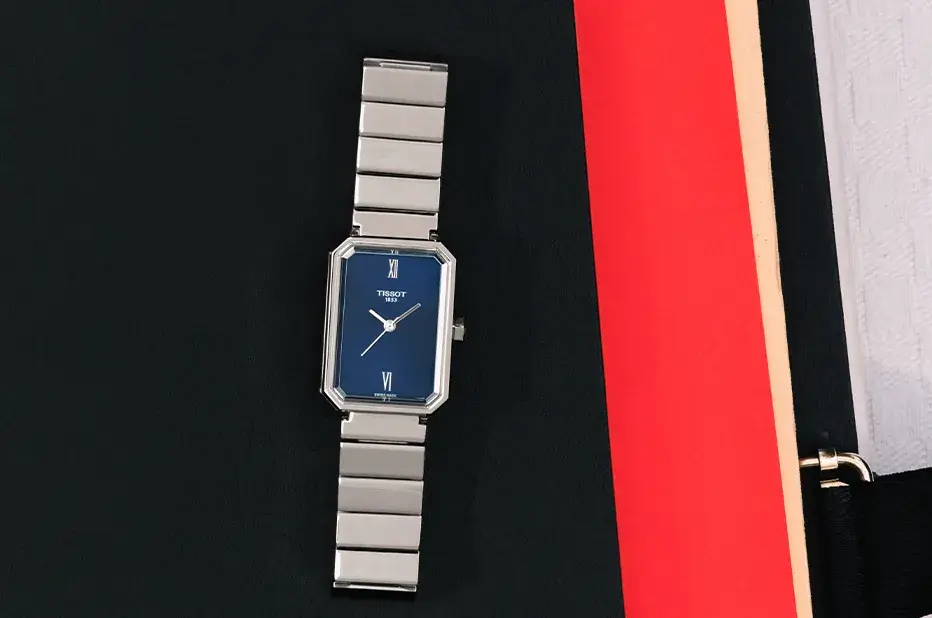 Dámské hodinky Tissot SRV T160.110.11.043.00 s ocelovým náramkem a modrým ciferníkem sunray