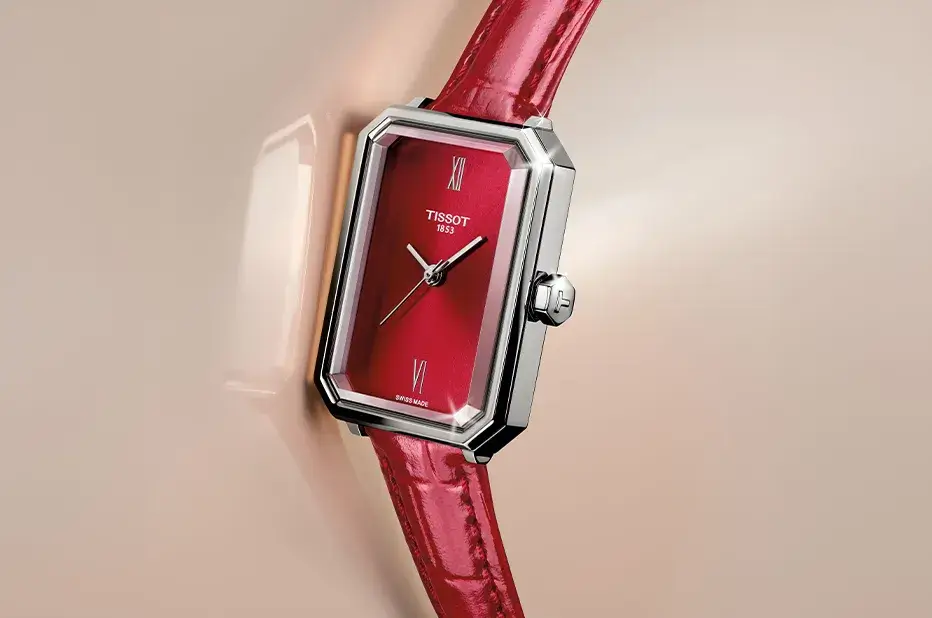 Dámské hodinky Tissot SRV T160.110.16.423.00 s obdélníkovým pouzdrem a červeným ciferníkem na koženém řemínku