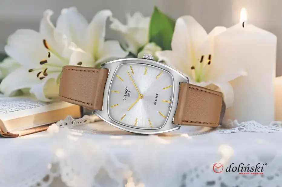 Hodinky Tissot Stylist se světlým koženým páskem – klasický dárek ke svatému přijímání pro chlapce