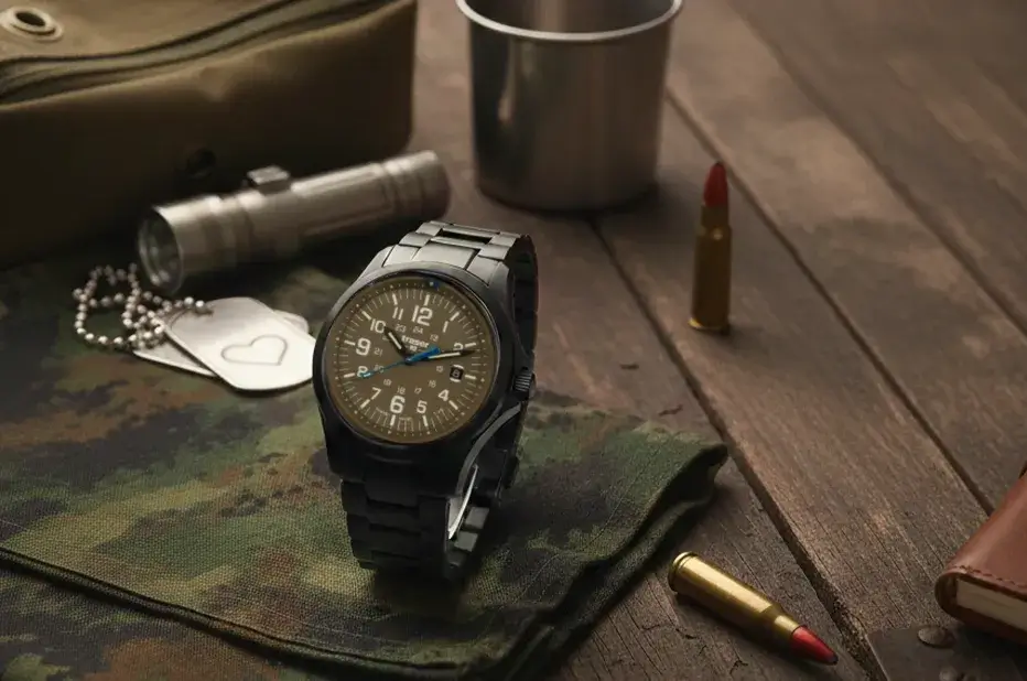 Takticke hodinky Traser P67 Officer Pro Khaki jako prakticky darek pro nej k Valentynu