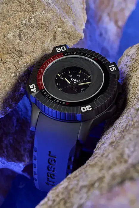 Švýcarské vojenské hodinky Traser P99 Iris Tactical RS 111461 s flexibilní irisovou clonou a gumovým řemínkem