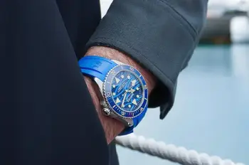 Eberhard Scafograf 200 Onde Bleue Limited Edition na modrém gumovém řemínku – luxusní potápěčské hodinky s vlnitým ciferníkem