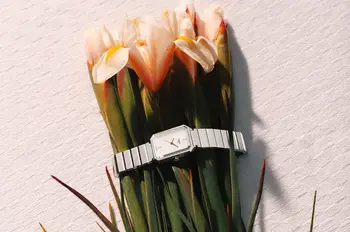 Obdélníkové dámské hodinky Tissot SRV ve vintage stylu Art Déco