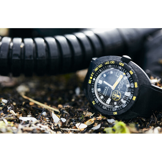 Pánské hodinky Doxa SUB 300 Carbon Aqua Lung US Divers Sharkhunter Limited Edition 822.70.101AQL.20 , 20 image