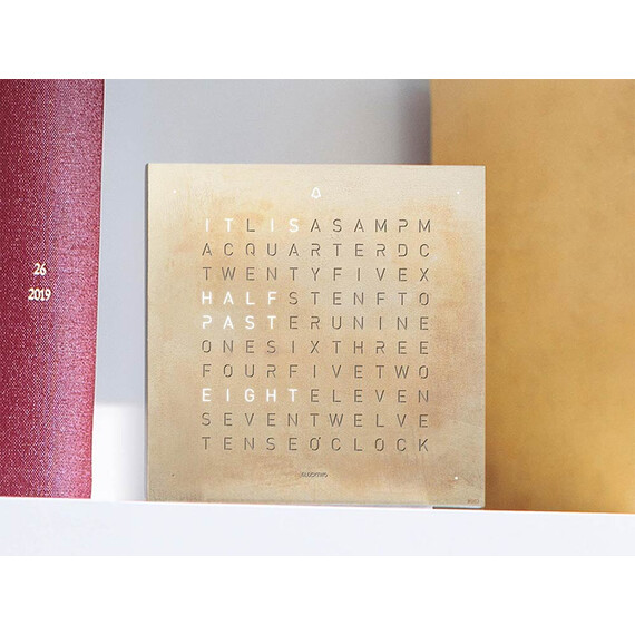 Budík Qlocktwo Earth 13.5 Creators Edition Silver & Gold, Jazyk: EN English , 4 image