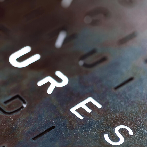 Hodiny Qlocktwo Earth 90 Creators Edition Raw Iron, Jazyk: EN English , 4 image