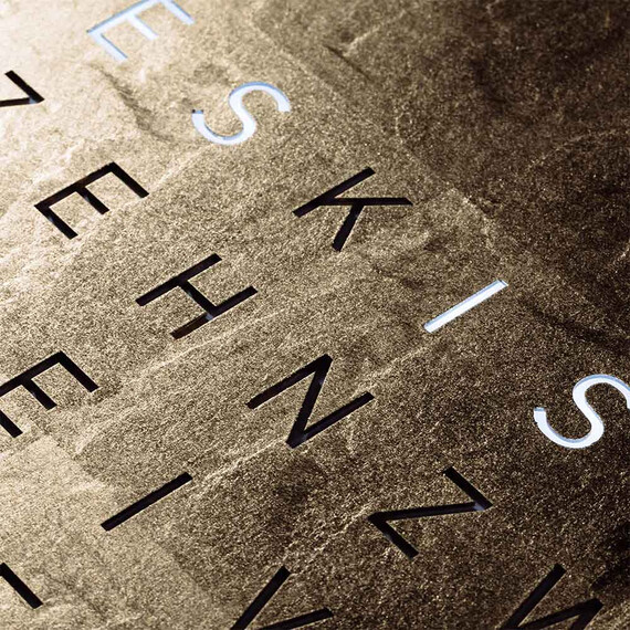 Hodiny Qlocktwo Earth 45 Creators Edition Gold, Jazyk: EN English , 3 image