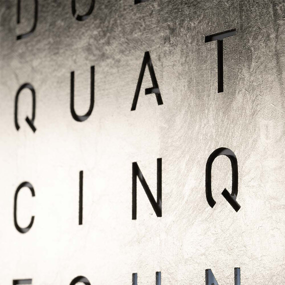 Hodiny Qlocktwo Earth 90 Creators Edition Platinum, Jazyk: EN English , 6 image