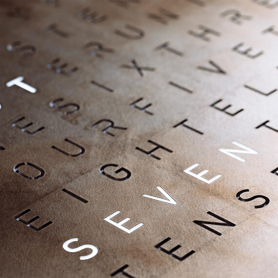 Hodiny Qlocktwo Earth 45 Creators Edition Silver & Gold, Jazyk: EN English , 4 image