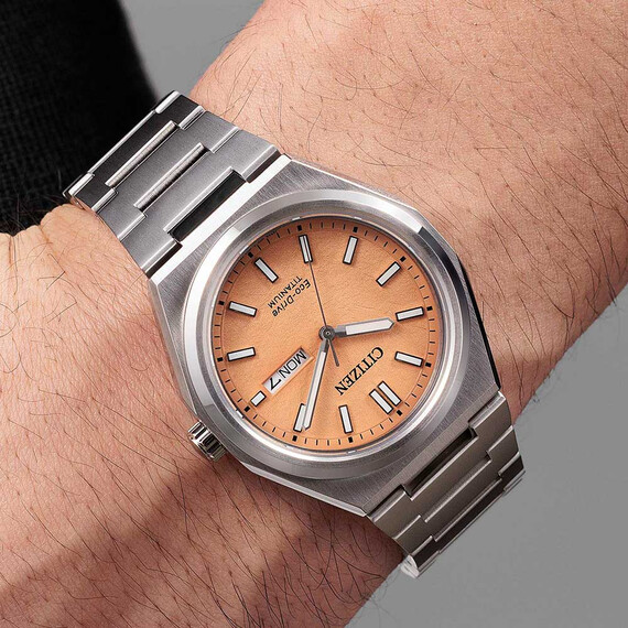 Pánské hodinky Citizen Super Titanium AW0130-85ZE, Verze: oranžová , 5 image